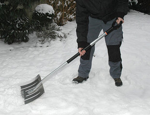 Lengvas sniego stūmiklis FISKARS 143060 kaina ir informacija | Sniego kastuvai, stūmikliai | pigu.lt