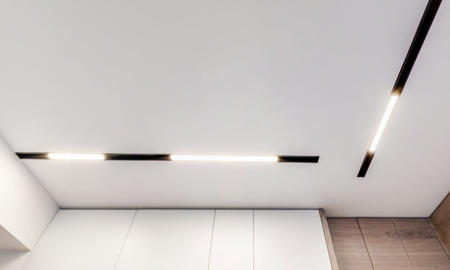 натяжной потолок со светодиодным освещением
