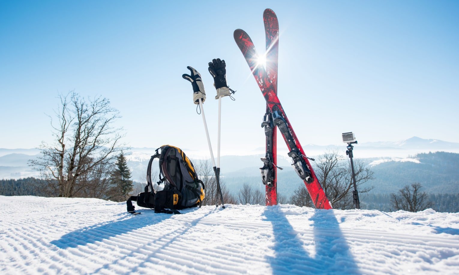 инвентарь для катания на лыжах в горах