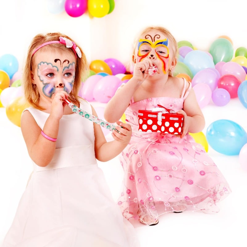 meitenes dzimsanas diena ar spelem un baloniem