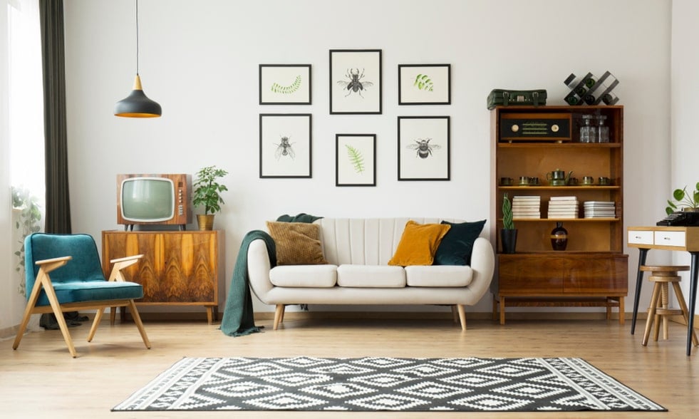 интерьер гостиной комнаты с предметами мебели в стиле ретро