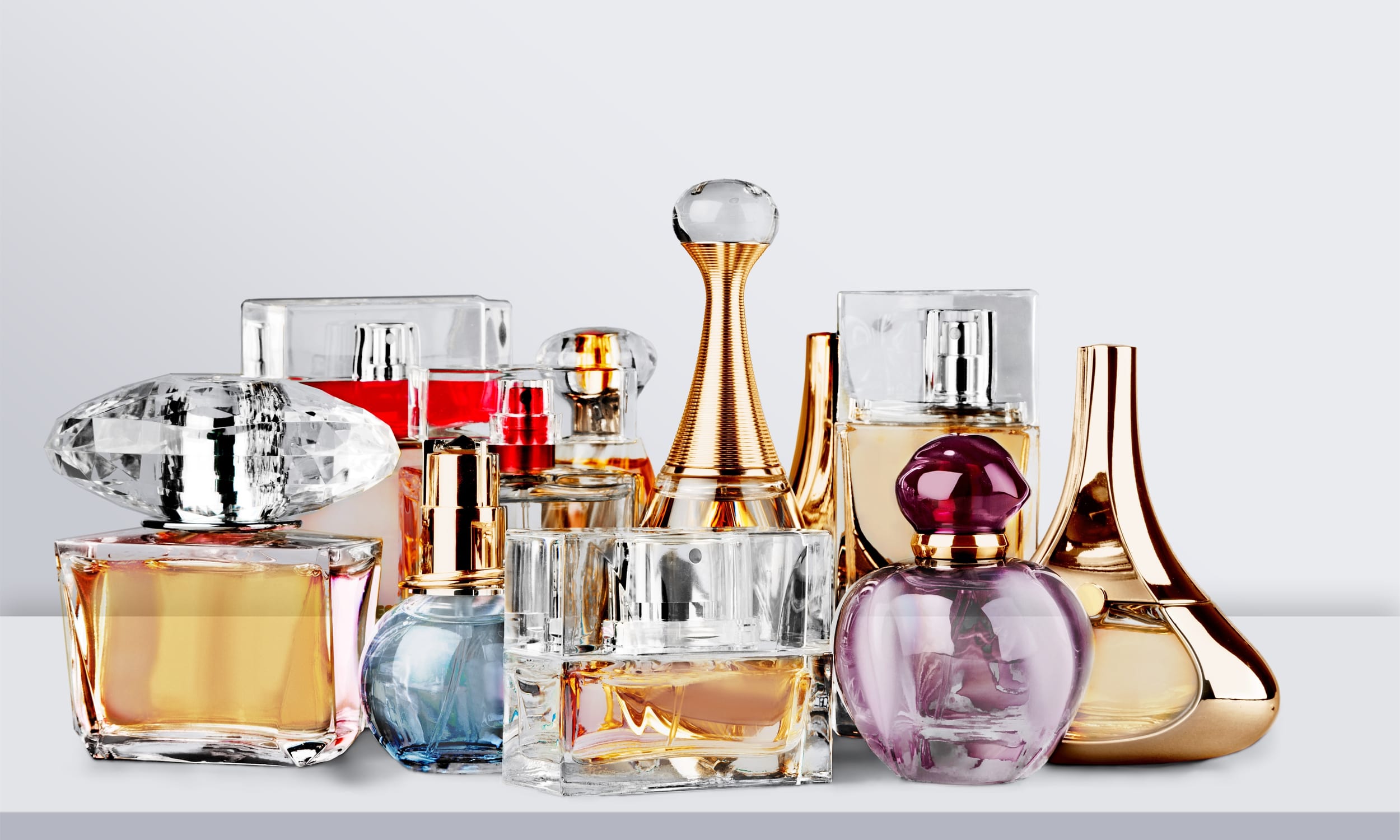 erineva disainiga parfüümid