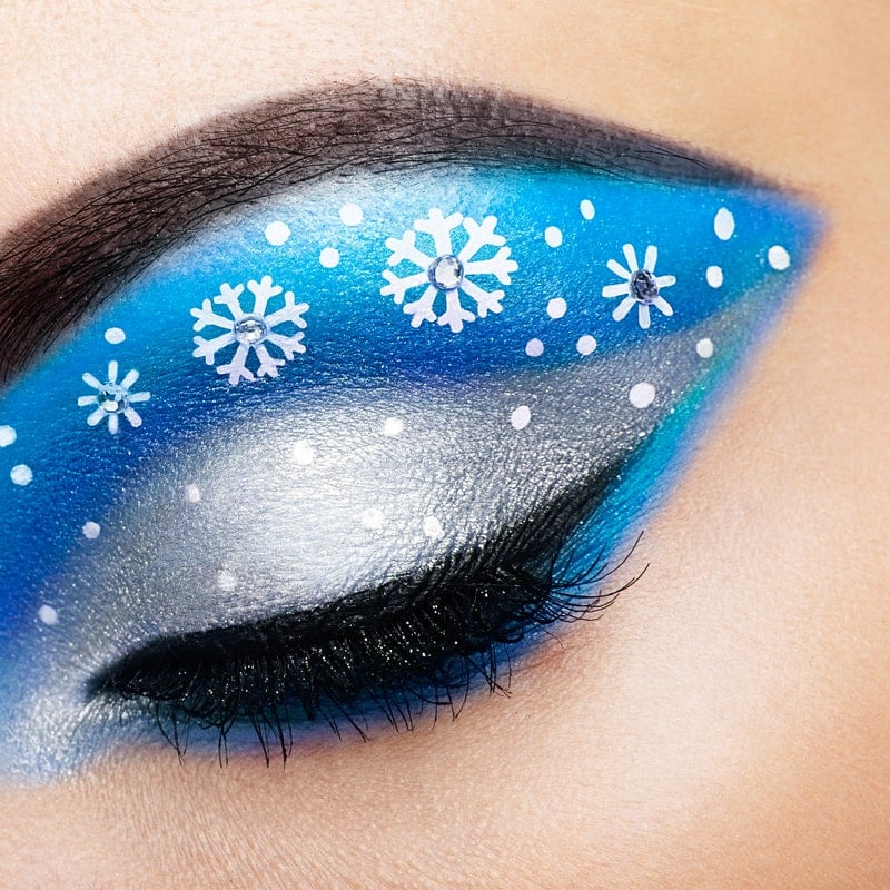 макияж глаз со снежинками